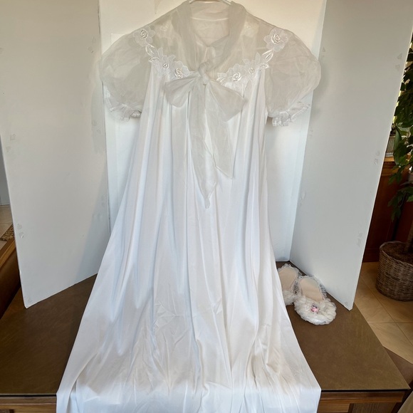 Vintage White Lace Nightgown, Robe and Slipper Set - Picture 1 of 16